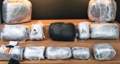 Şanlıurfa'da 66 Kilogram Uyuşturucunun Ele Geçirilmesiyle İlgili 2 Zanlı Tutuklandı