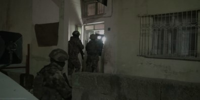 Siirt'te DEAŞ Terör Örgütüne Operasyon Açıklaması 5 Gözaltı