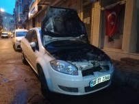 İzmir'de Park Halindeki Araç Kundaklandı