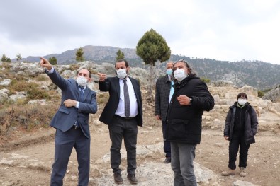 Rektör Akgül, Ermenek'te Devam Eden Arkeolojik Kazıları Yerinde İnceledi