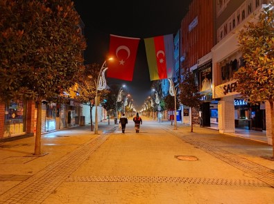 Sakarya'da Sokaklar Sessizliğe Büründü