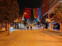 Sakarya'da Sokaklar Sessizliğe Büründü