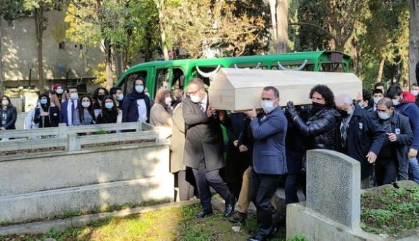 Oya anne kalbine yenildi!