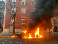 Fransa'da Güvenlik Yasası Karşıtı Protestoda Şiddet Olayları Patlak Verdi Açıklaması 22 Gözaltı