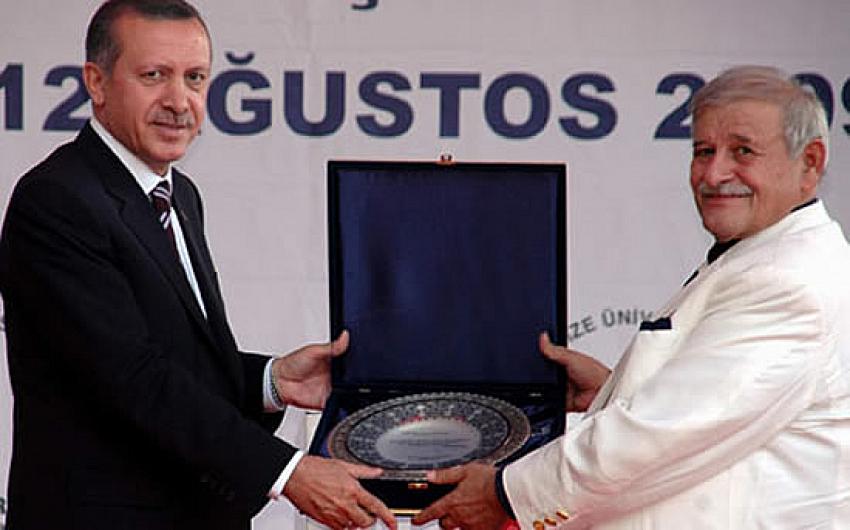 Ünlü iş adamına son veda! Erdoğan cenazede...