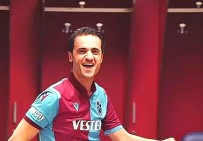 Trabzonlu Pop Sanatçısı Sürmen'den Bordo-Mavili Takıma 'Taze Kan' Marşı