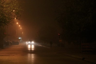 Duman Altındaki Adana'da Göz Gözü Görmüyor