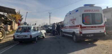 İki Otomobil Kafa Kafaya Çarpıştı Açıklaması 1 Yaralı
