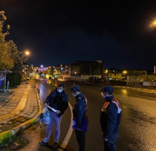 Yasağa Rağmen Sokağa Çıkan 5 Kişiye 15 Bin 750 TL Ceza