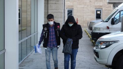 3 Bin 526 Adet Uyuşturucu Hapla Yakalanan 2 Kişi Tutuklandı