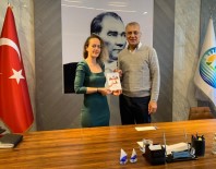 Başkan Tarhan'ın Ankara Sanat Tiyatrosu Çağrısı Karşılık Buldu Haberi