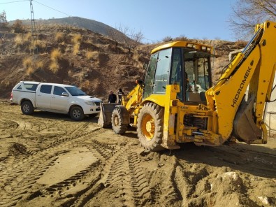 Kuluncak'ta Yol Çalışmaları Sürüyor