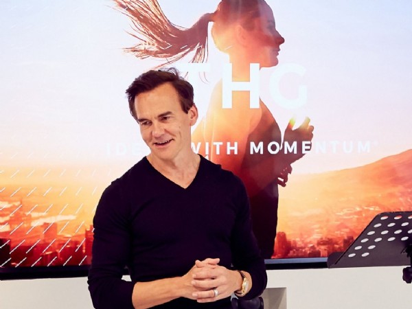 Herkes bu patronu konuşuyor... İşçilerini milyoner yaptı!