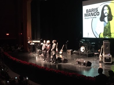 Barış Manço Ölüm Yıldönümünde Kadıköy'de Şarkılarıyla Anıldı