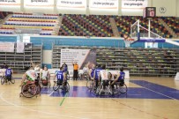 TEKERLEKLİ SANDALYE BASKETBOL - Büyükşehir Ekibi Zorlu Virajı Galibiyetle Geçti