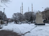 DOĞU ANADOLU - Iğdır'da Yoğun Kar Yağışı, Birçok Köy Yolu Kapandı