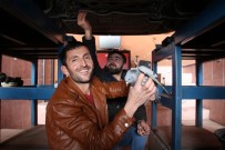 İpliğe Bağlanarak Oltu Çayı'na Düşen Güvercinler Kurtarıldı