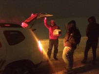 KıZıLAY - Kızılay Yolda Kalan Sürücülerin Yardımına Koştu