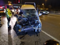 Kontrolden Çıkan Otomobil Bariyerlere Saplandı Açıklaması 1 Yaralı