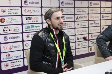 Serkan Özbalta Açıklaması 'Ligi İlk 6'Nın İçinde Bitirmeyi Hedefliyoruz'