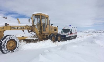 Mazıdağı'nda Kar Nedeni İle Kapanan Yollar Ulaşıma Açıldı
