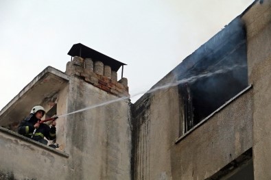 Metruk Binada Çıkan Yangın Korkuttu