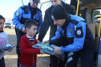 KıZıLAY - Polisler, Depremzede Çocuklar İçin Görevde