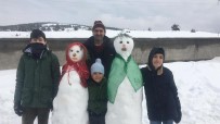 Yozgat'ta Kardan Gelin Ve Damat Yapıp Takı Taktılar Haberi