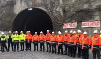 DEĞIRMENDERE - Zigana Tüneli'nde Çalışmalar Sürüyor