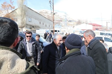 Bakan Yardımcısı Ersoy, Depremden Etkilenen Başkale'yi Ziyaret Etti