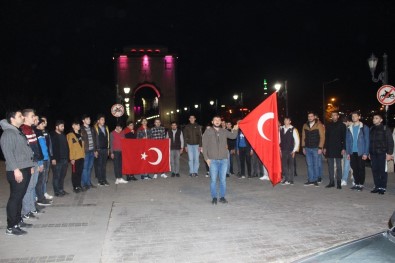 Çarşambalı Gençlerden Şehitler İçin Saygı Duruşu