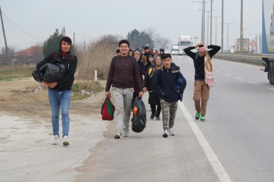 Mülteciler Kapıkule'ye Yürüyor