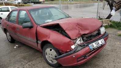 Samsun'da Otomobil İle Ticari Araç Çarpıştı Açıklaması 6 Yaralı