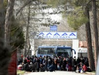 Yunanistan sınırını otobüsle kapattı