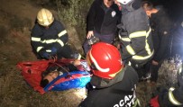 50 Metre Yükseklikten Şarampole Yuvarlanan Otomobil Evin Duvarına Çarparak Durabildi Açıklaması 2 Yaralı