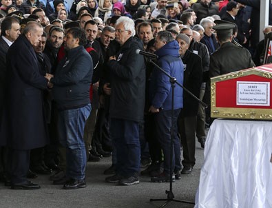 Cumhurbaşkanı Erdoğan'dan şehit cenazesinde net mesaj: Mücadelemize devam edeceğiz