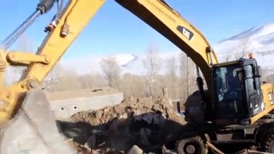 Depremden Etkilenen Başkale'deki 4 Mahallede Yaralar Sarılıyor