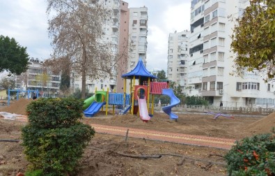 Muratpaşa'da Park Alanı Yenileniyor