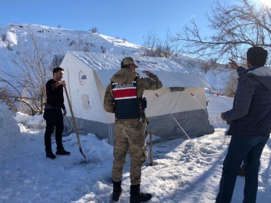 Sincikli Depremzedelere Yardımlar Ulaştırılıyor