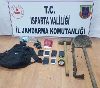 Sit Alanında Kaçak Kazıya Jandarma Baskını Açıklaması 5 Gözaltı