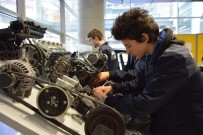 İHRACATÇILAR - Türkiye'nin İlk Elektrikli Araçlar Dalı Yeni Eğitim Öğretim Yılında Bursa'da Oluşturulacak