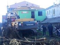 KıZıLAY - Yıllarca Kızılay'a Hizmet Veren Bina Yıkıldı