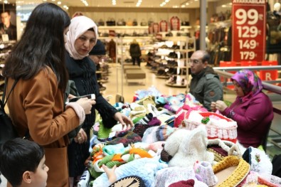 Görme Engelli Kadınlar Ördü, Vatandaşlar Aldı