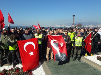 İzmirli Motosikletli Kuryeler Şehitler İçin Konvoy Düzenledi