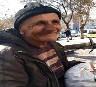 Dilenciden Şok İtiraf Açıklaması 'Cuma Günleri En Az 500 Lira Kazanıyorum'