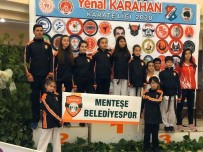 Menteşeli Karateciler'den 1 Altın 3 Gümüş 6 Bronz Madalya