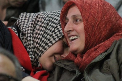 Bin 250 Konutluk Kur'a Çekiminde TOKİ Şanslıları Gözyaşlarına Boğuldu