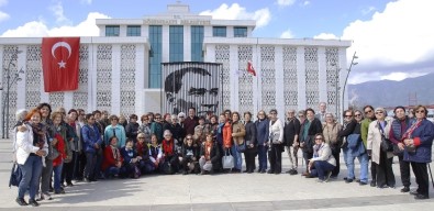 Emekli Öğretmenler Döşemealtı'na Gezi Düzenledi