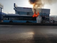 Erzurum'da Yolcu Otobüsü Alev Alev Yandı