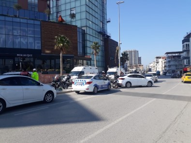 İzmir'deki Alışveriş Merkezinde Hareketli Dakikalar